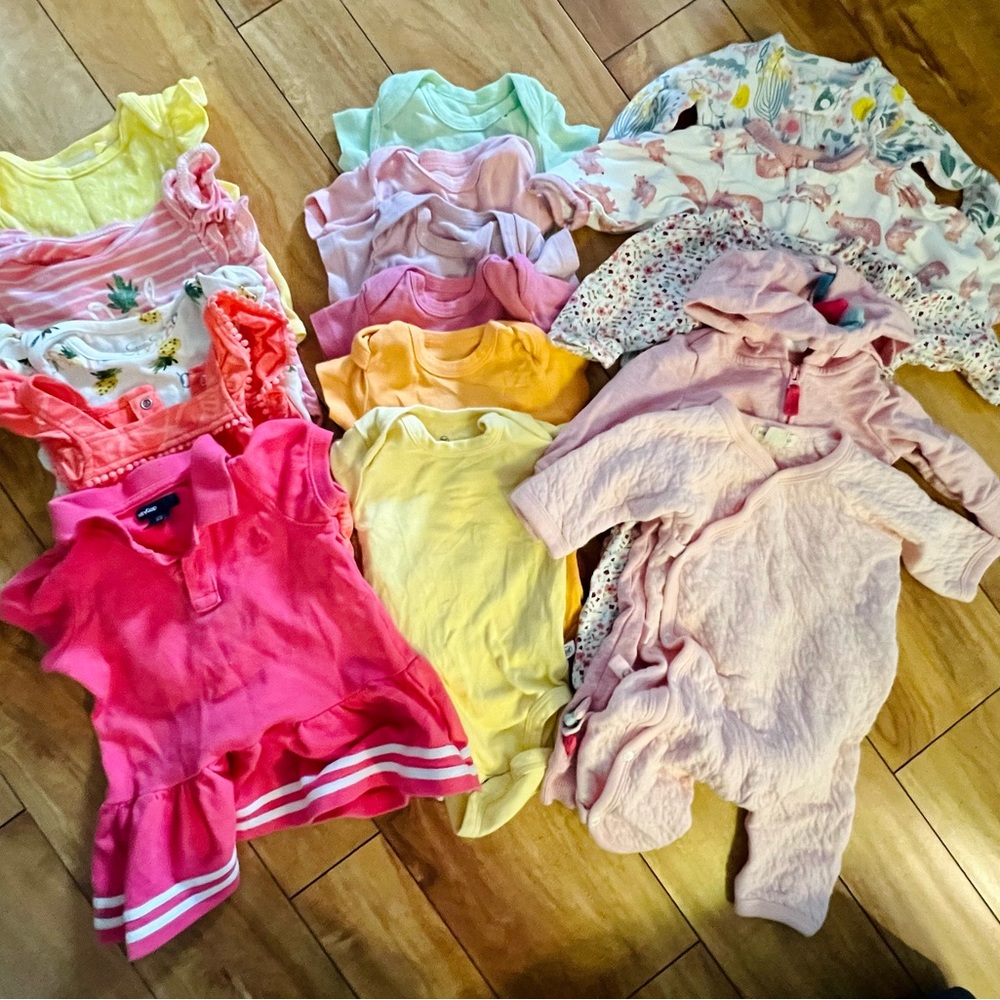 15 pieces of 0-3 month clothing